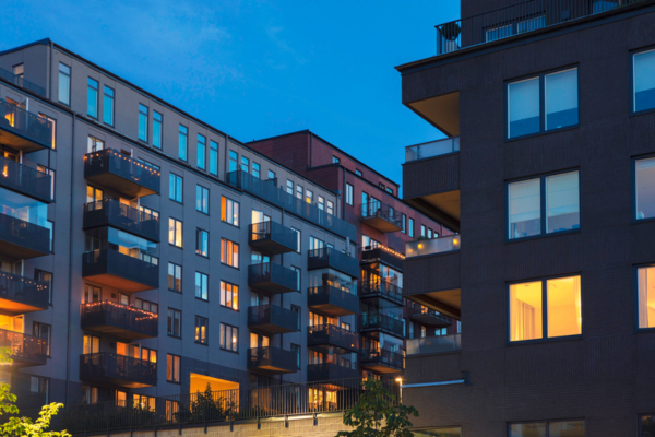 Make your properties more secure with smart multifamily security systems (featured image)