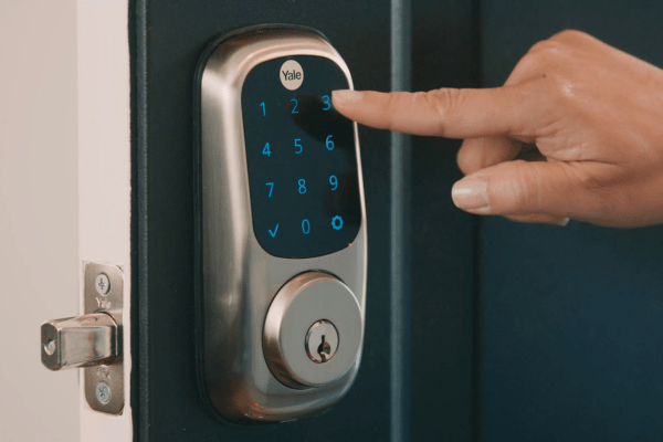 Smart locks for apartments featured image